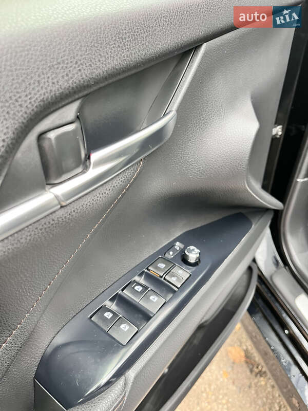 Седан Toyota Camry 2018 в Киеве фото 30 Седан Toyota Camry 2018 в Киеве