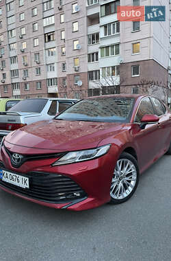 Седан Toyota Camry 2018 в Львові