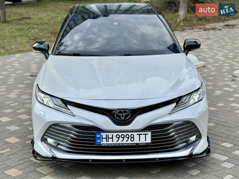 Седан Toyota Camry 2018 в  фото Седан Toyota Camry 2018 в