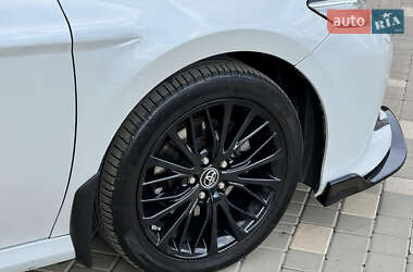Седан Toyota Camry 2018 в  фото 17 Седан Toyota Camry 2018 в