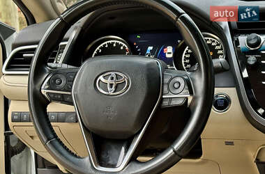Седан Toyota Camry 2018 в  фото 29 Седан Toyota Camry 2018 в