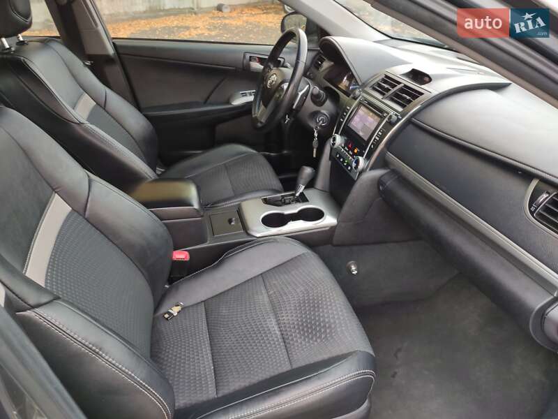 Седан Toyota Camry 2014 в Ровно фото 20 Седан Toyota Camry 2014 в Ровно