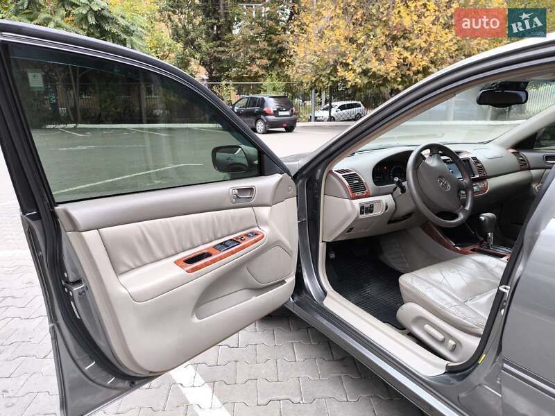 Седан Toyota Camry 2003 в Одессе
