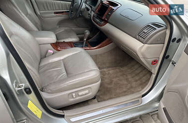 Седан Toyota Camry 2003 в  фото 38 Седан Toyota Camry 2003 в