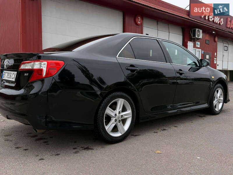 Седан Toyota Camry 2013 в Вишгороді