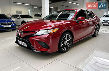 Седан Toyota Camry 2020 в Хмельницькому
