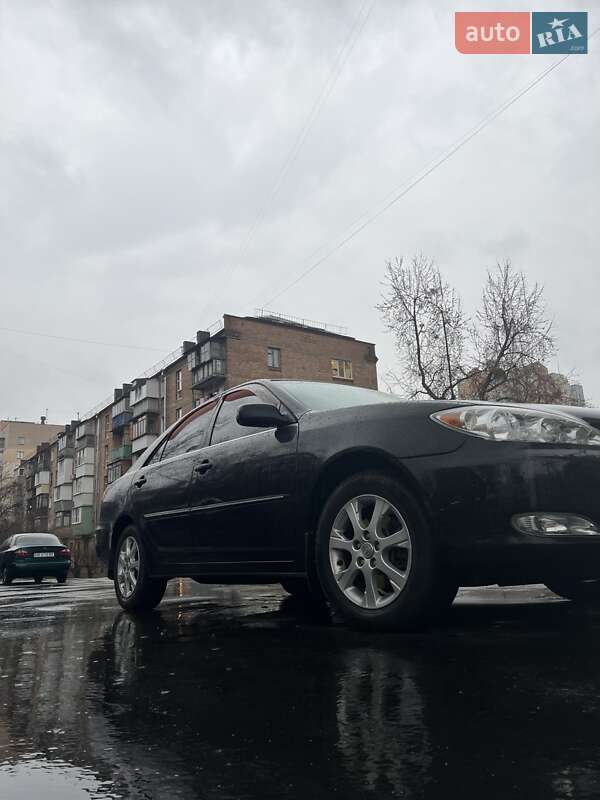 Седан Toyota Camry 2005 в Києві