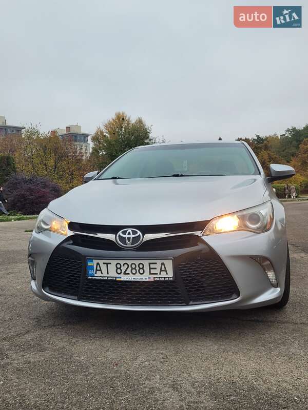 Toyota Camry 2016