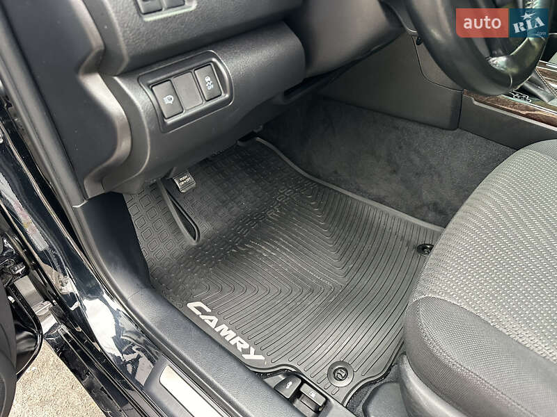 Седан Toyota Camry 2017 в Вінниці