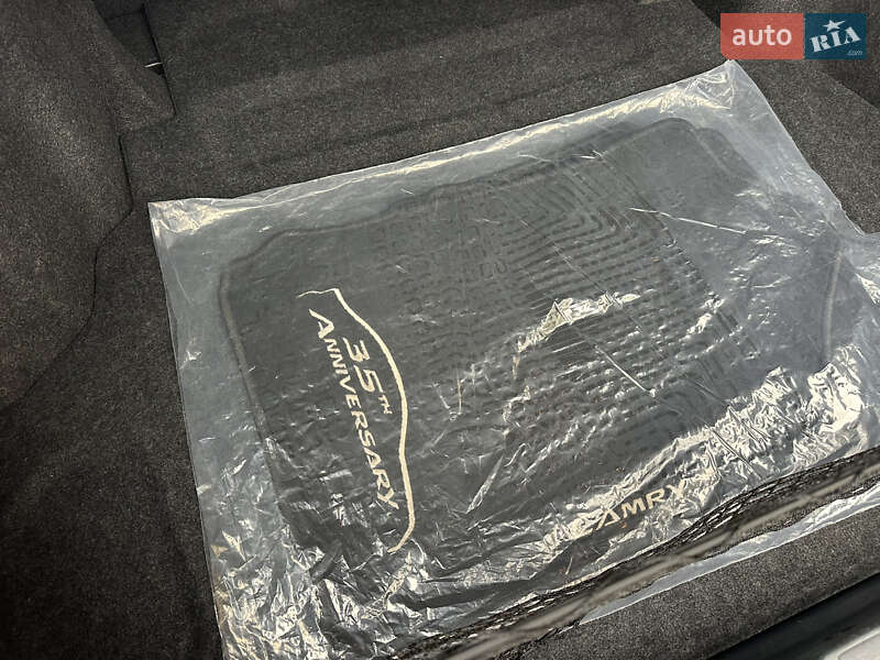 Седан Toyota Camry 2017 в Вінниці