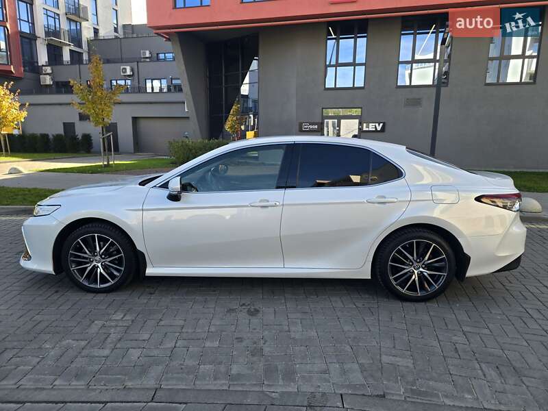 Седан Toyota Camry 2021 в Львове фото 3 Седан Toyota Camry 2021 в Львове