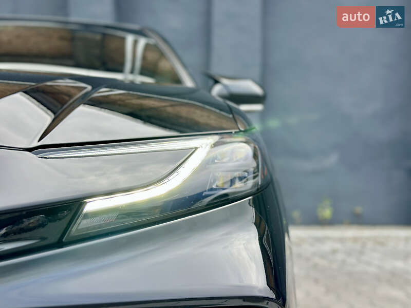 Седан Toyota Camry 2024 в Києві
