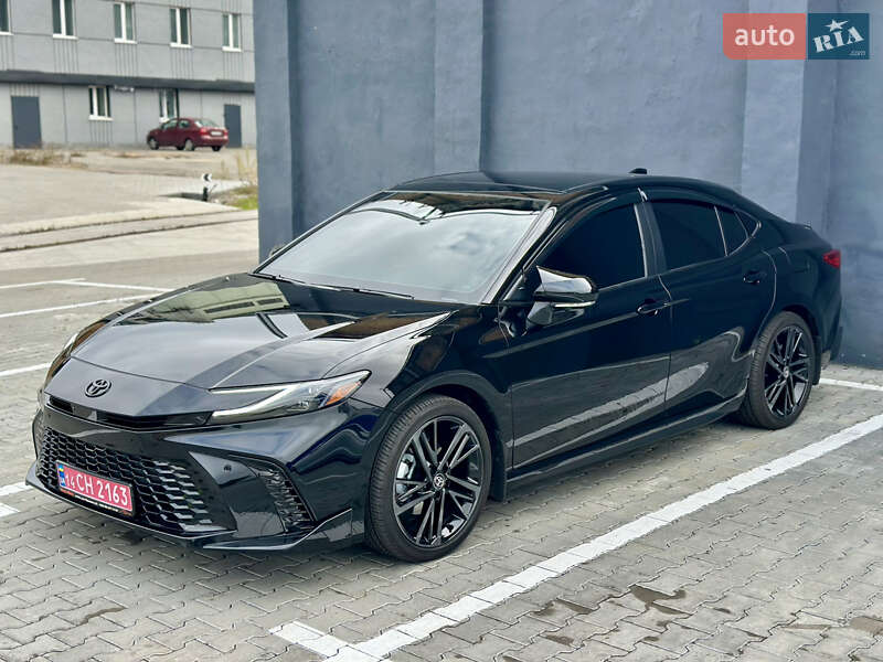 Седан Toyota Camry 2024 в Києві