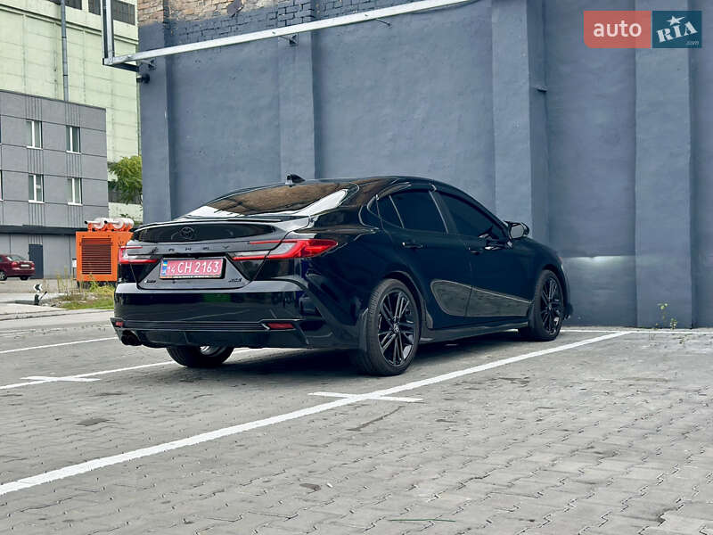 Седан Toyota Camry 2024 в Києві