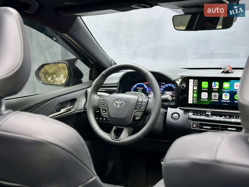 Седан Toyota Camry 2024 в Києві