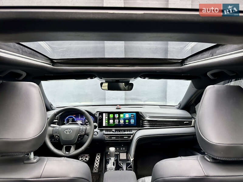 Седан Toyota Camry 2024 в Києві