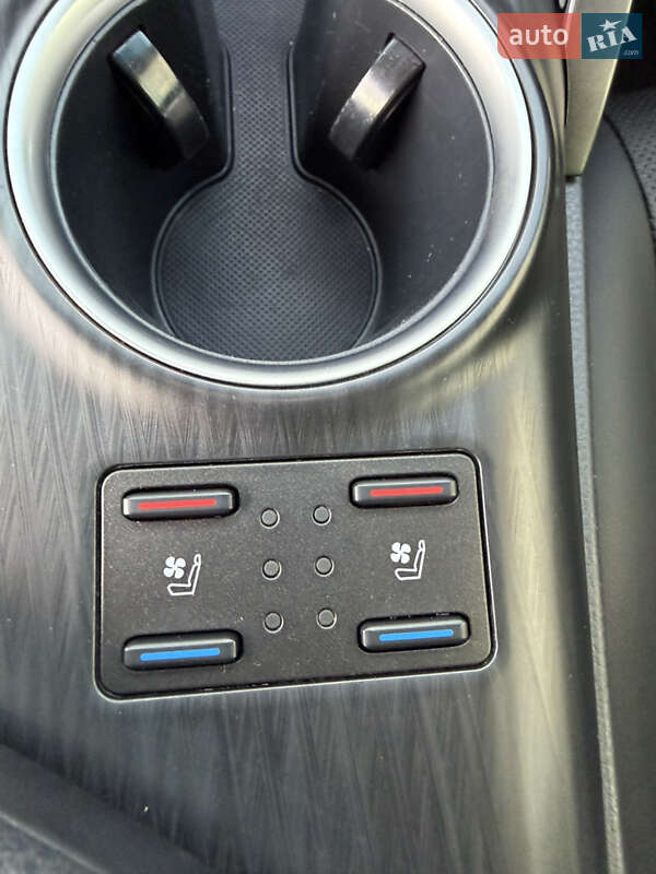 Седан Toyota Camry 2022 в Днепре