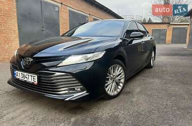 Седан Toyota Camry 2018 в Виннице