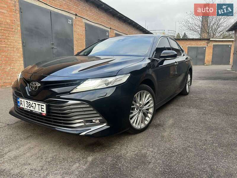 Седан Toyota Camry 2018 в 