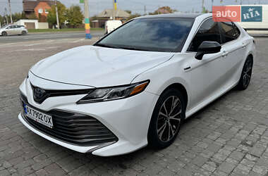 Седан Toyota Camry 2019 в Харькове