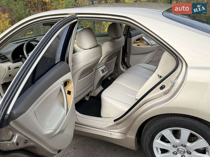Седан Toyota Camry 2007 в Киеве
