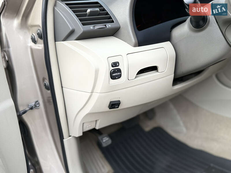 Седан Toyota Camry 2007 в Киеве