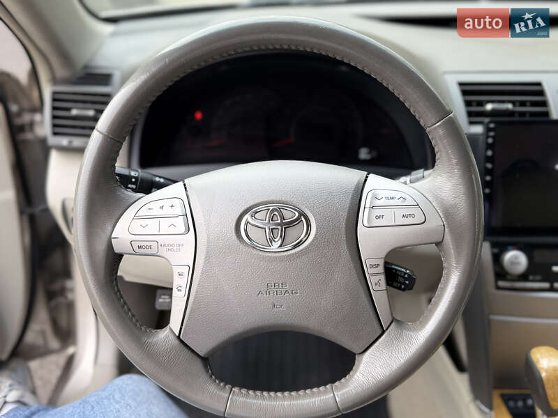 Седан Toyota Camry 2007 в Киеве