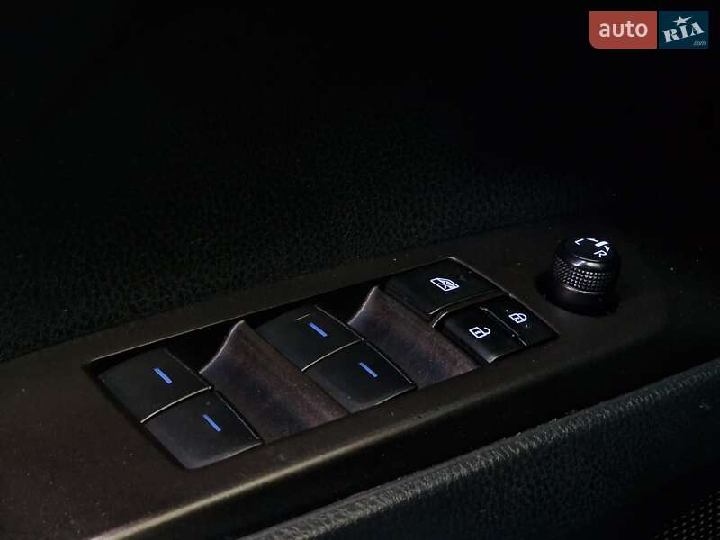 Седан Toyota Camry 2023 в Одесі фото 59 Седан Toyota Camry 2023 в Одесі