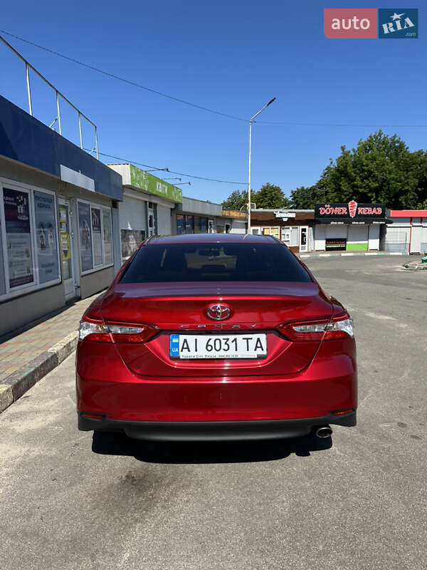 Седан Toyota Camry 2018 в Києві