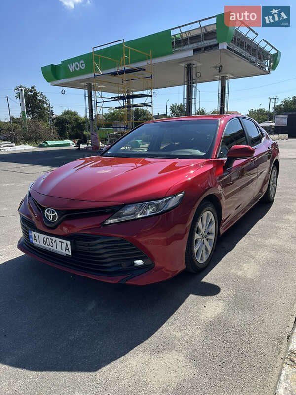 Седан Toyota Camry 2018 в Києві