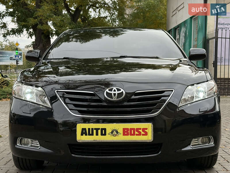 Седан Toyota Camry 2008 в Николаеве