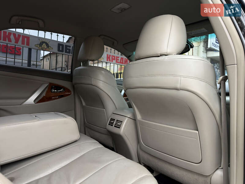 Седан Toyota Camry 2008 в Николаеве