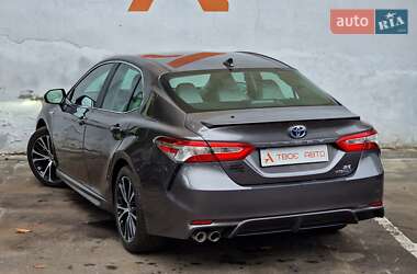 Седан Toyota Camry 2020 в 