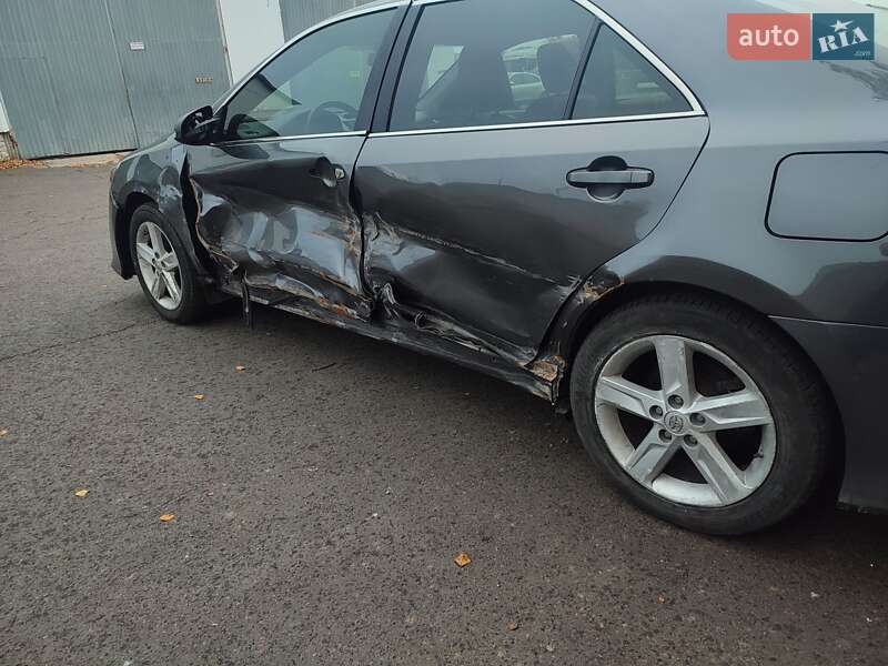 Седан Toyota Camry 2014 в Ровно фото 3 Седан Toyota Camry 2014 в Ровно