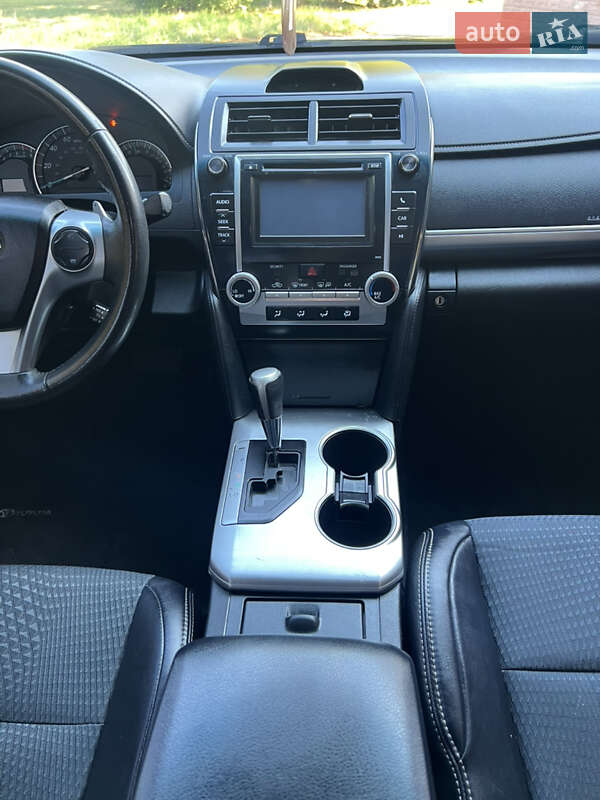 Седан Toyota Camry 2014 в Миронівці