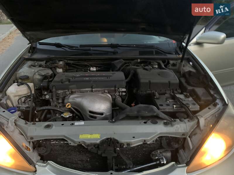 Седан Toyota Camry 2004 в Киеве фото 10 Седан Toyota Camry 2004 в Киеве