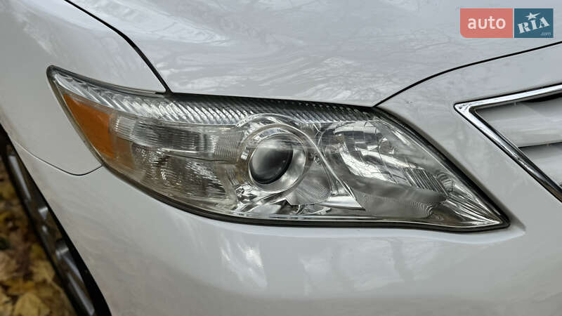 Седан Toyota Camry 2011 в Виннице