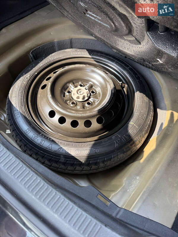 Седан Toyota Camry 2019 в Жовкве