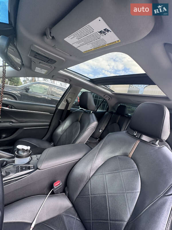 Седан Toyota Camry 2018 в Ірпені