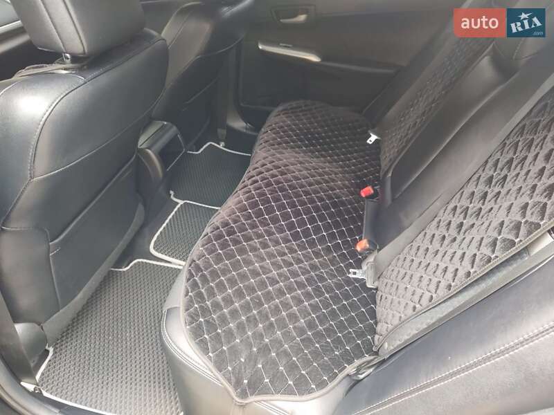 Седан Toyota Camry 2013 в Харкові
