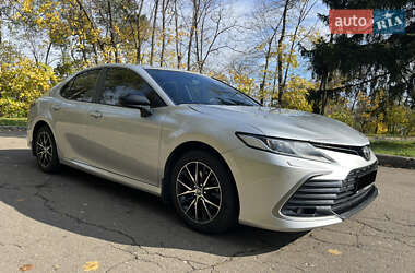 Седан Toyota Camry 2021 в Киеве