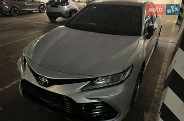 Седан Toyota Camry 2021 в 
