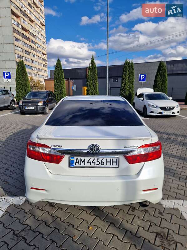 Седан Toyota Camry 2011 в Житомире