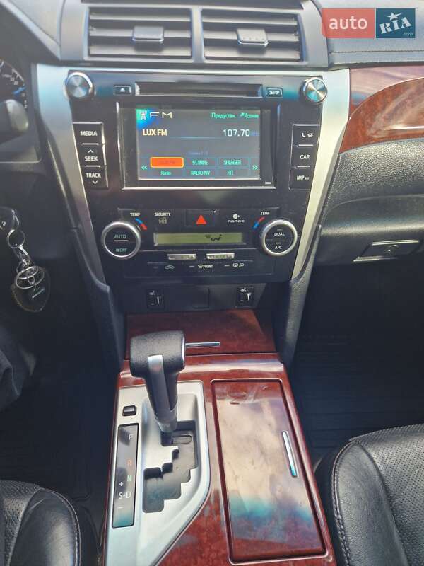 Седан Toyota Camry 2011 в Житомире