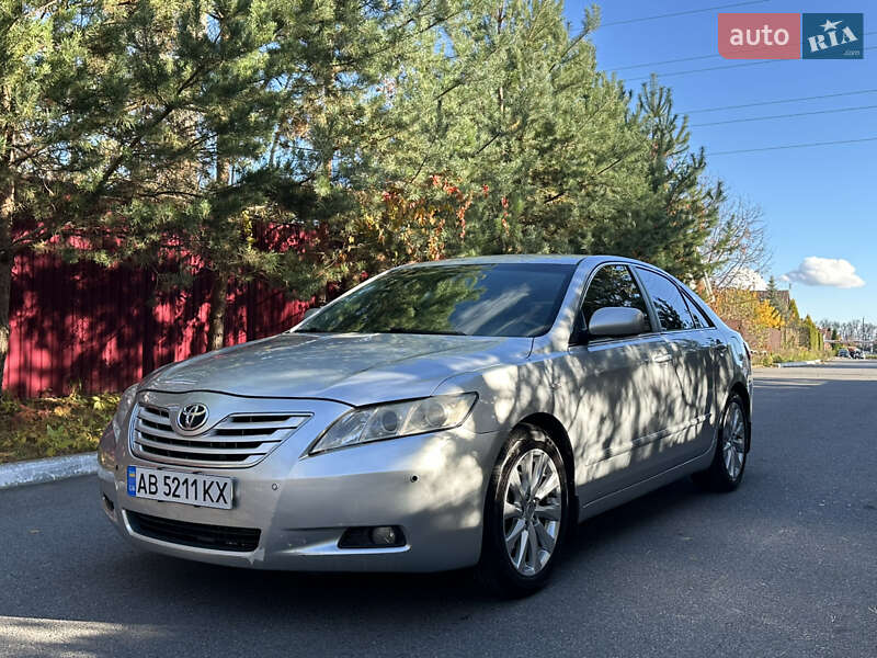 Седан Toyota Camry 2008 в Виннице