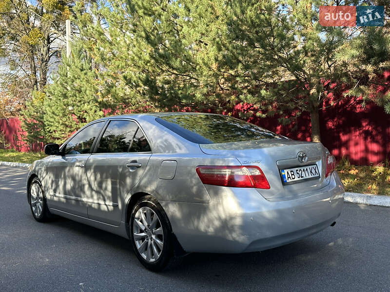 Седан Toyota Camry 2008 в Виннице