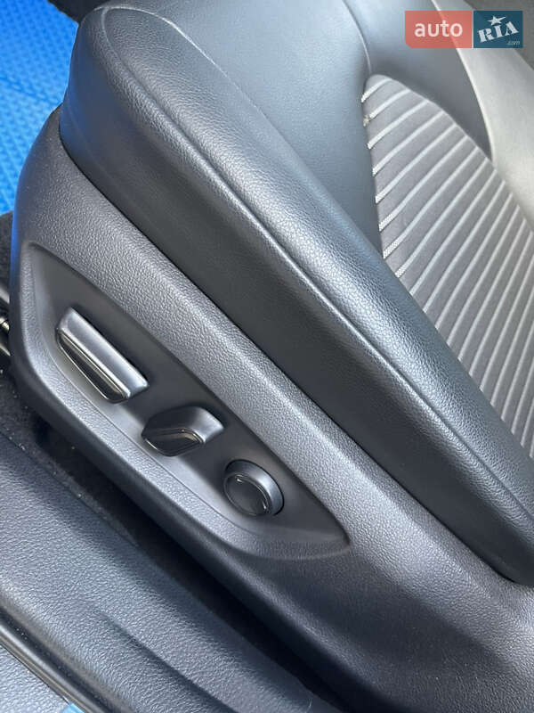 Седан Toyota Camry 2019 в Киеве фото 26 Седан Toyota Camry 2019 в Киеве