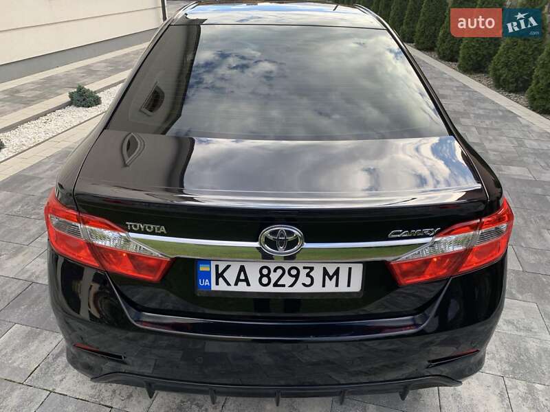 Седан Toyota Camry 2013 в Івано-Франківську