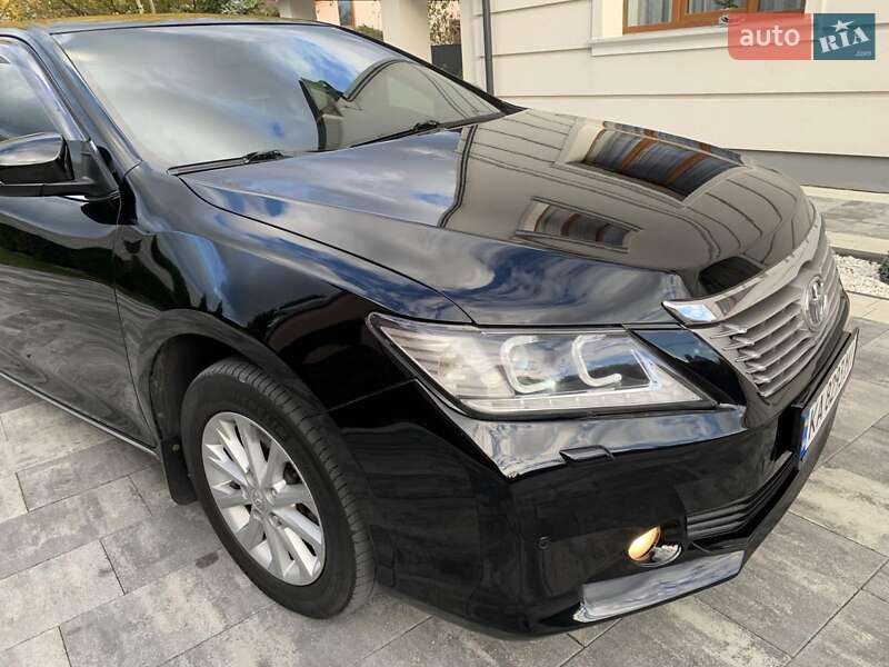Седан Toyota Camry 2013 в Івано-Франківську