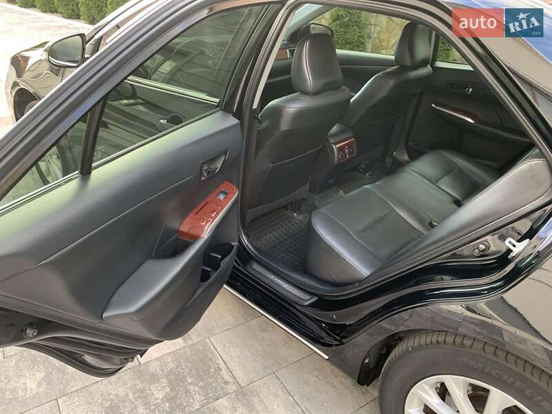 Седан Toyota Camry 2013 в Івано-Франківську